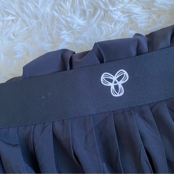 Aritzia TnAction TnaMOVE™ Tennis Mini Skirt - Picture 8 of 8